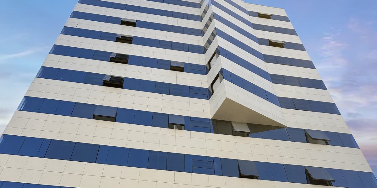 La primera fachada de vidrio ventilada de América revoluciona la arquitectura