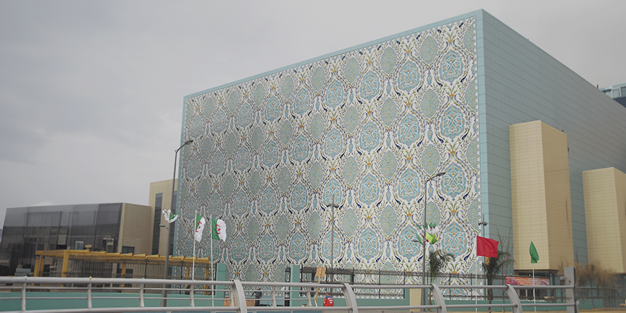 VENFAQ no maior mural cerâmico pintado à mão do mundo